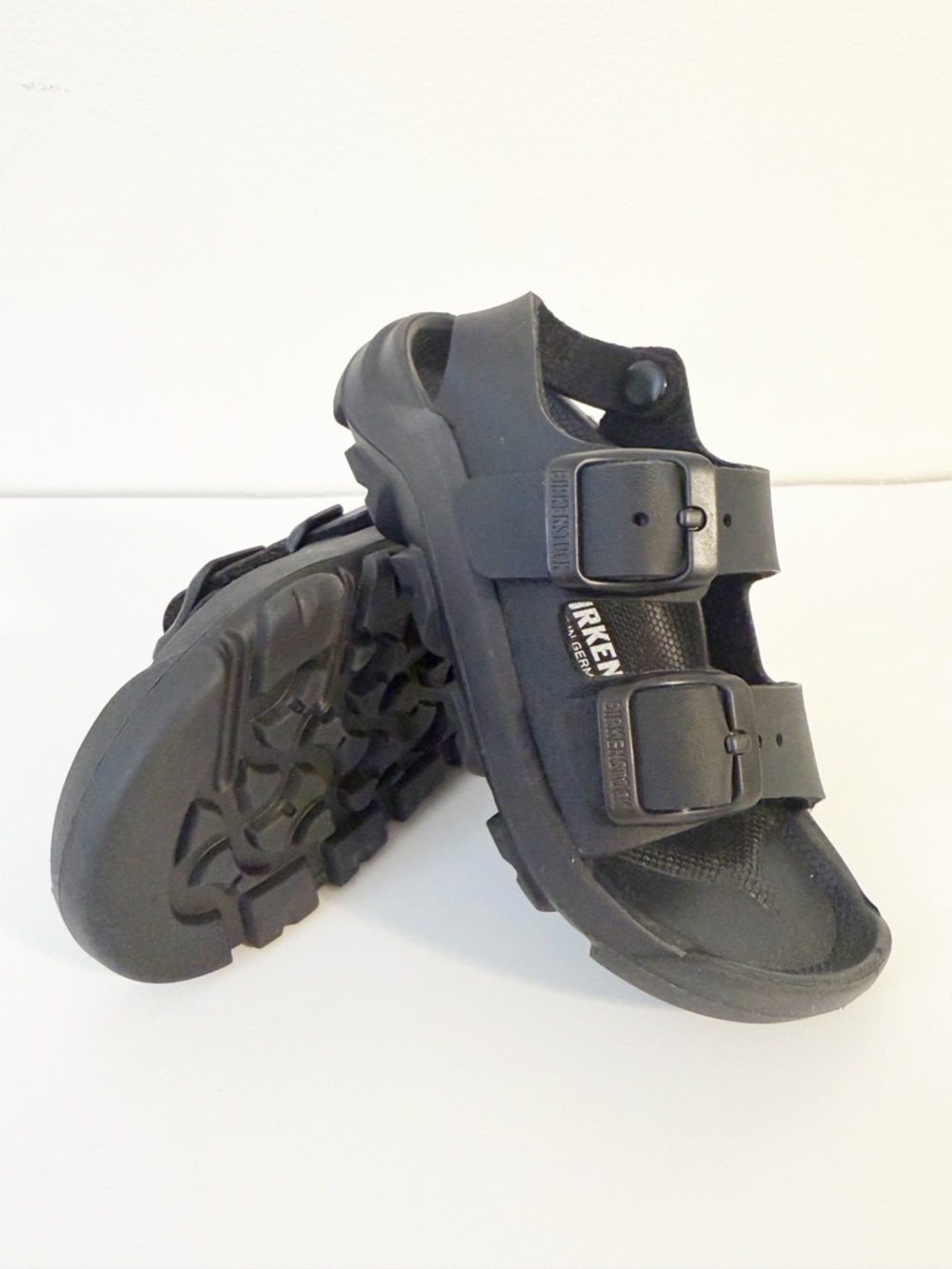 Birkenstock Kids Milano Black Sandals Buckle Straps Size 25 NWOT